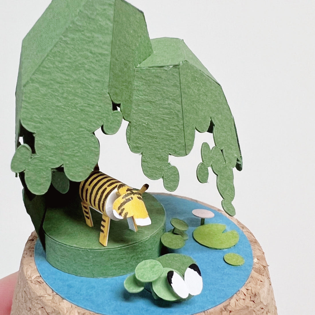 微縮動物場景｜老虎與蝴蝶