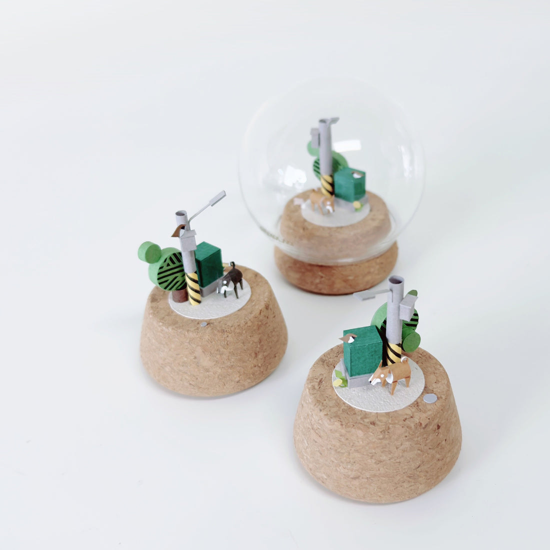 微縮動物場景｜柴犬電線桿